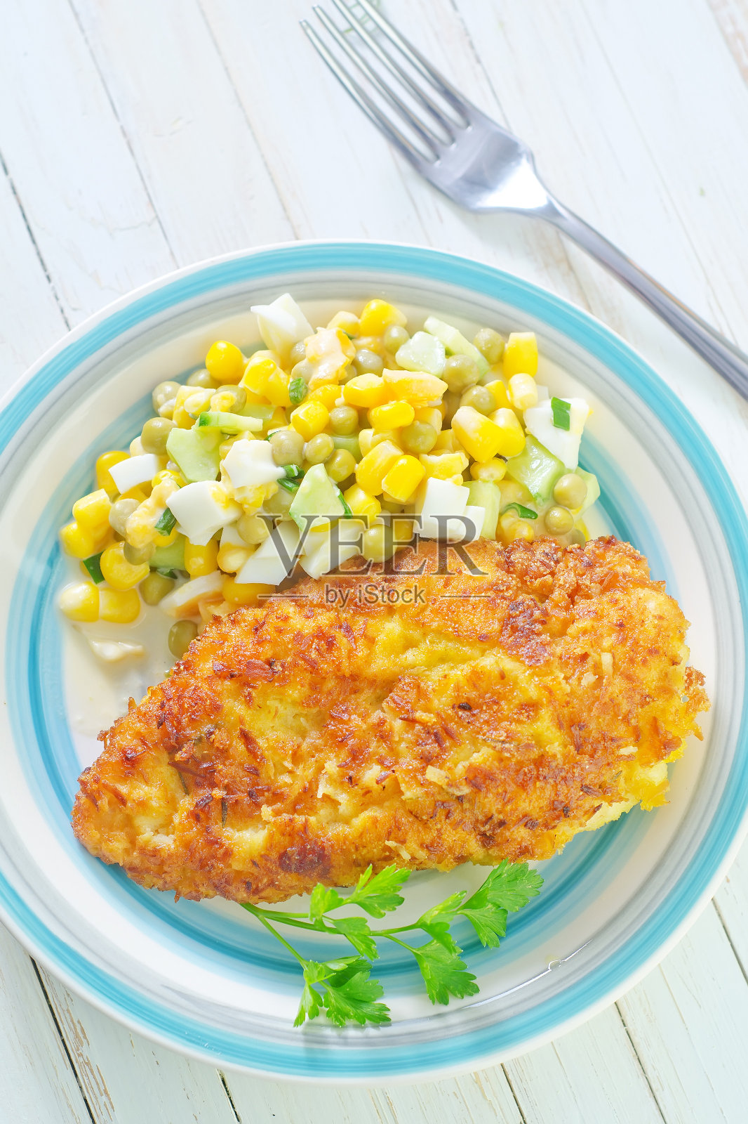 鸡肉和沙拉照片摄影图片