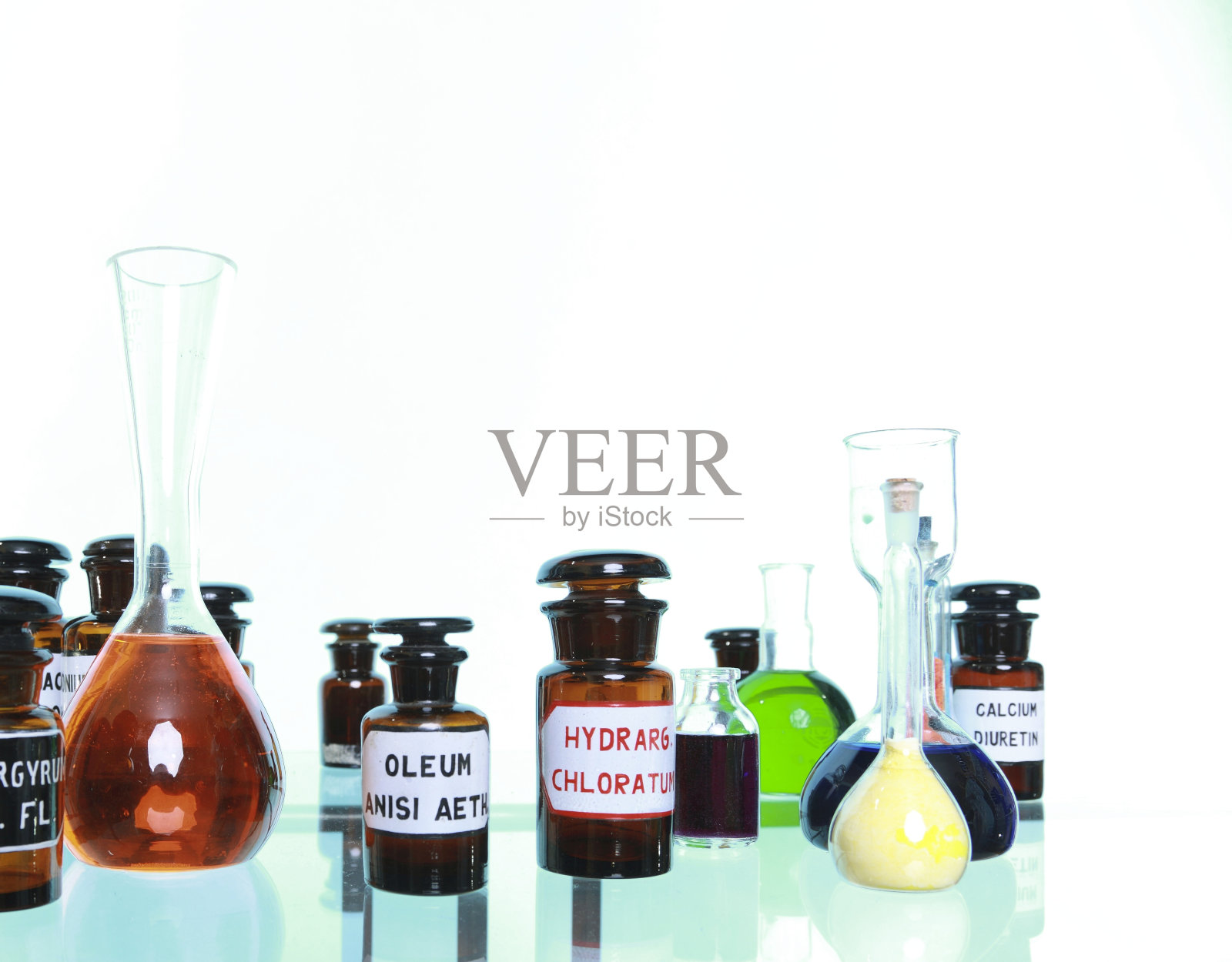 各种药瓶隔离药照片摄影图片