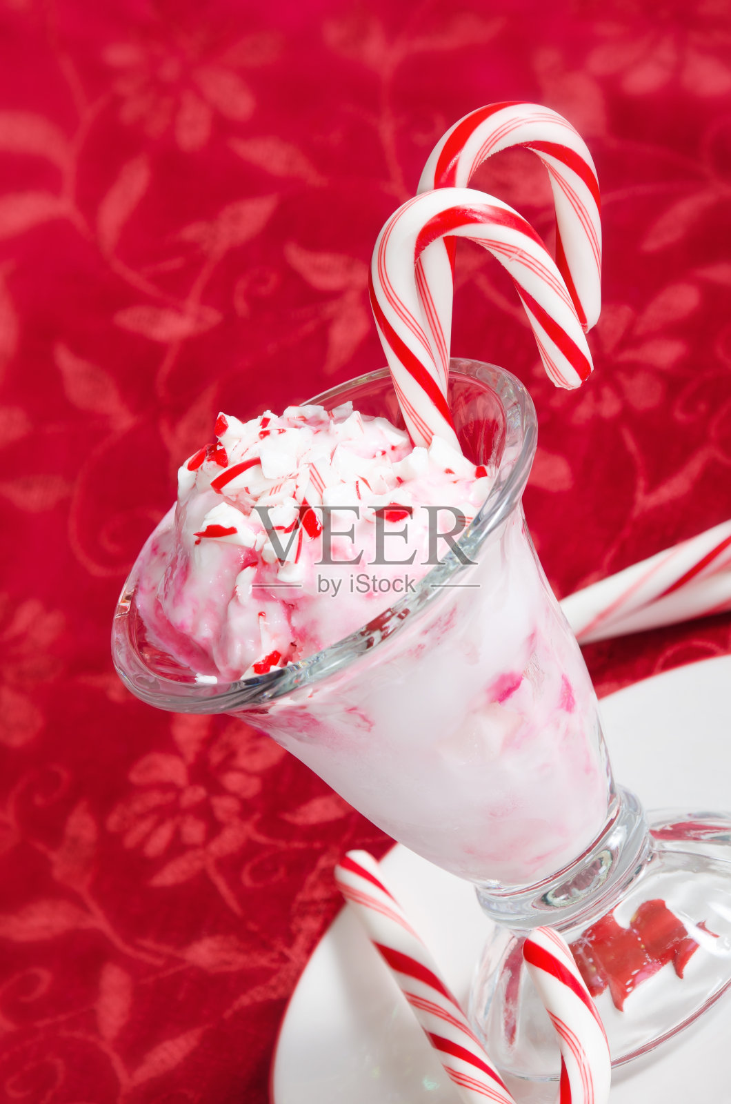 薄荷冰淇淋和拐杖糖照片摄影图片