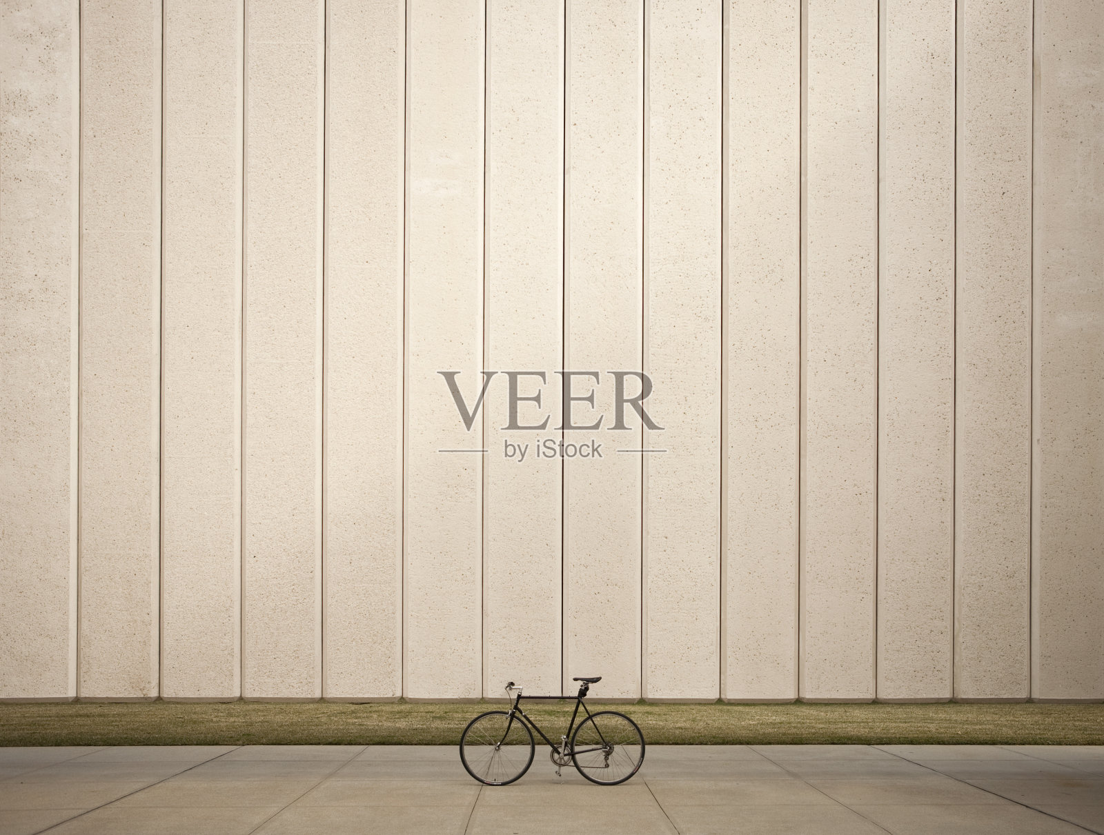 自行车和墙照片摄影图片