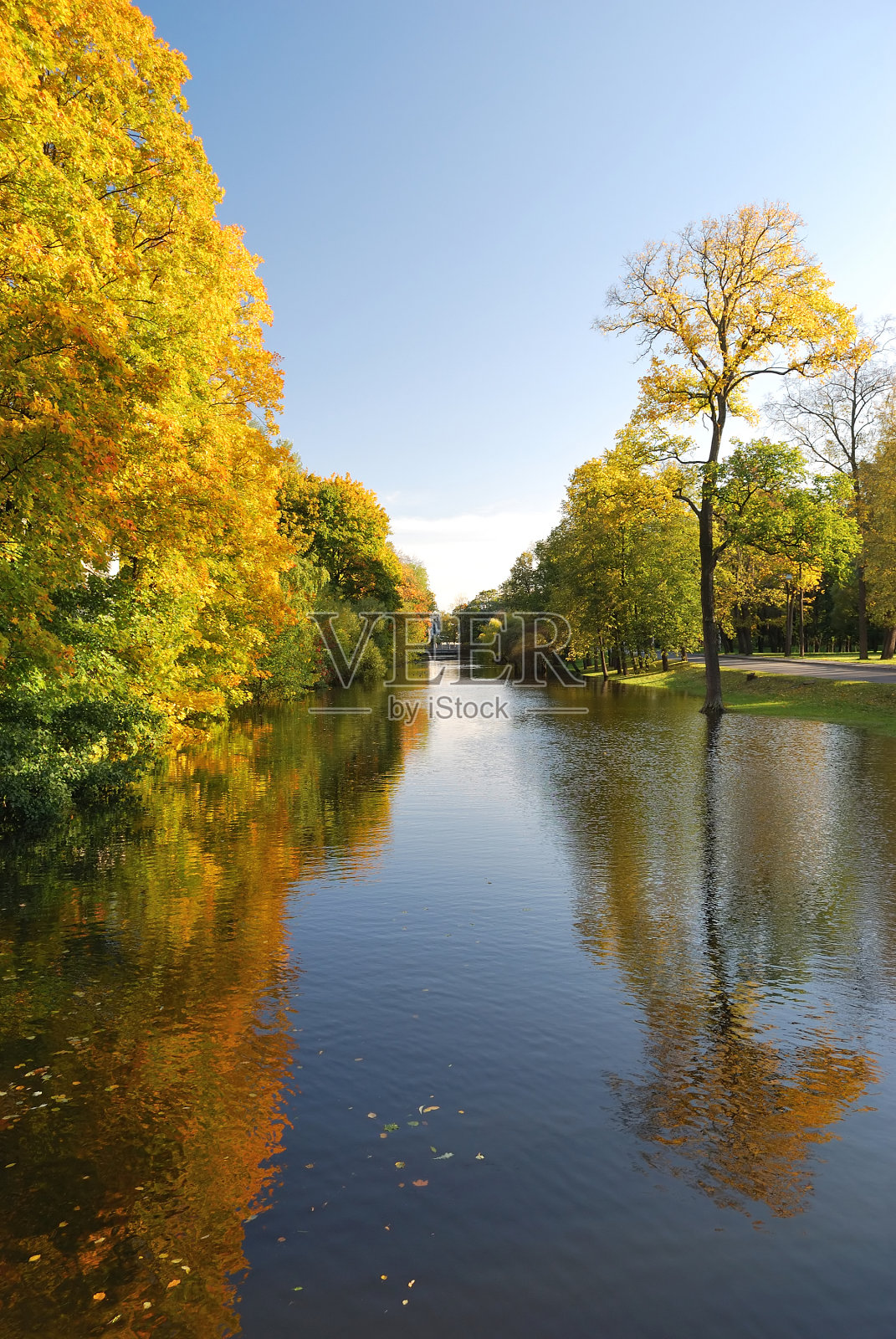 秋天的倒影照片摄影图片