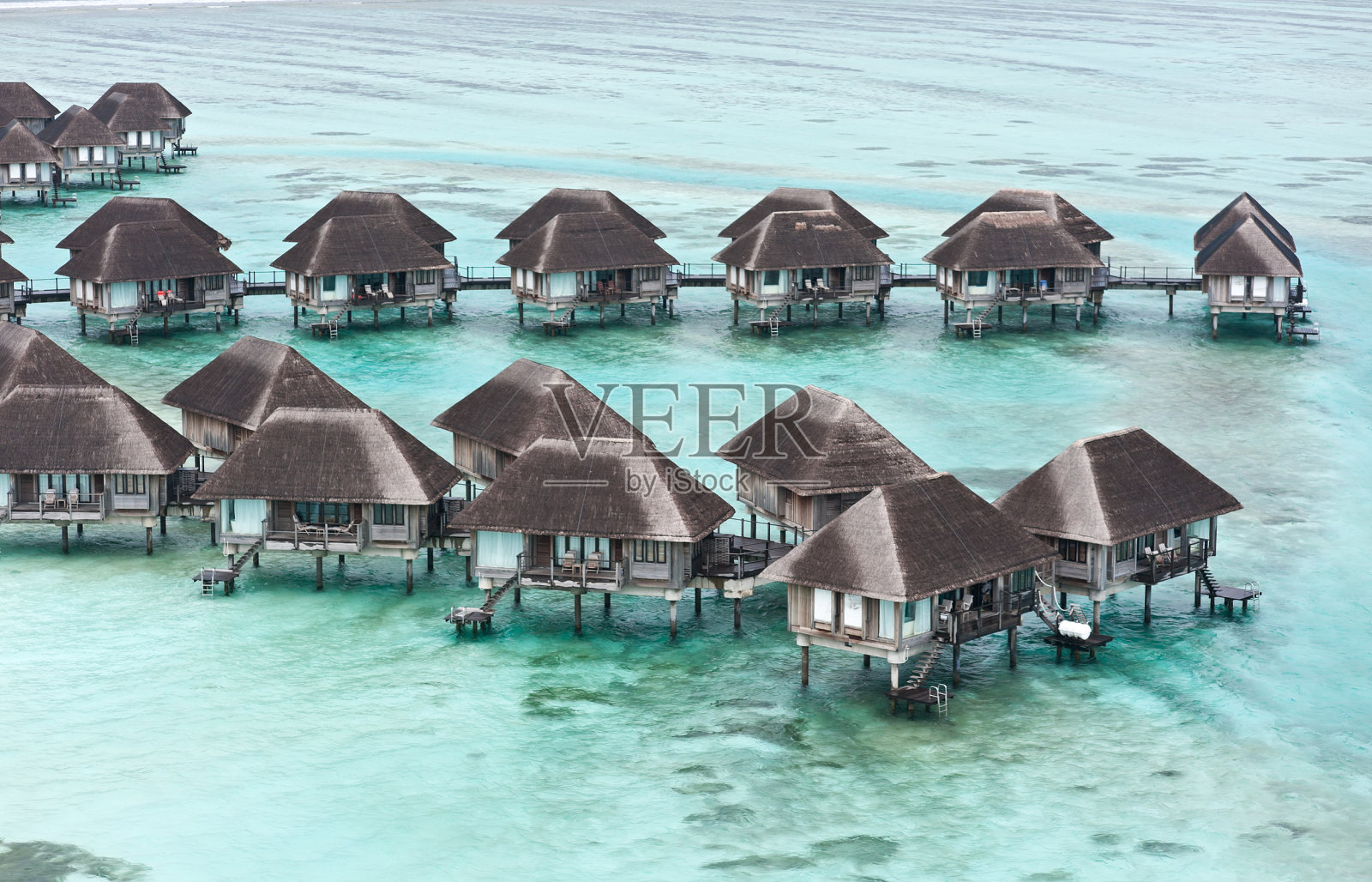 马尔代夫度假胜地的水平房照片摄影图片