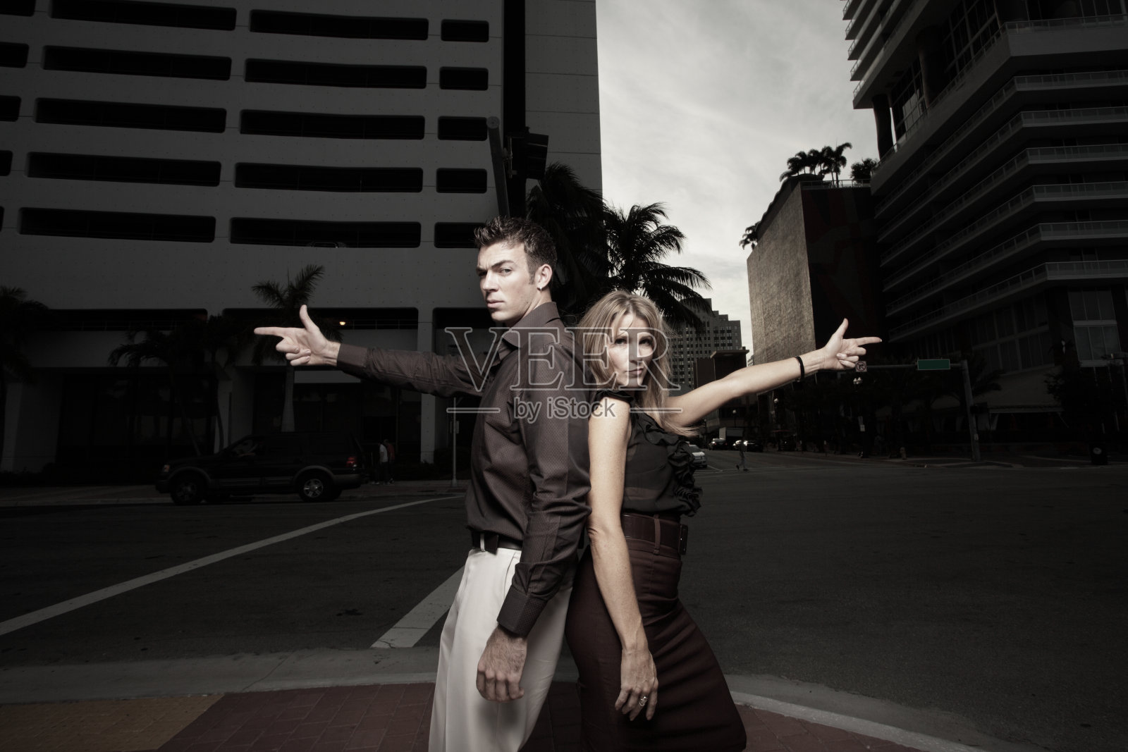 假装特工照片摄影图片