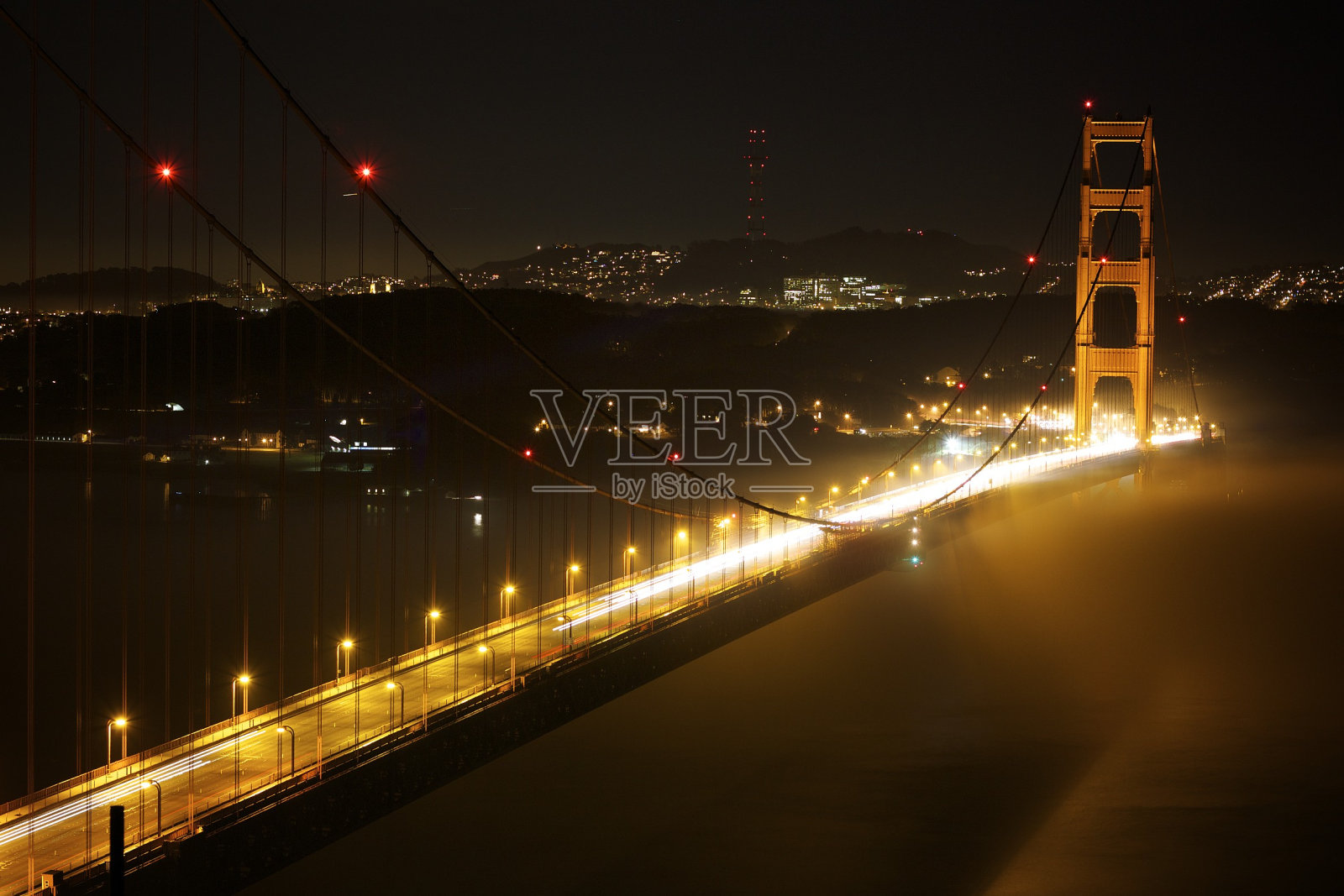 金门大桥夜雾照片摄影图片