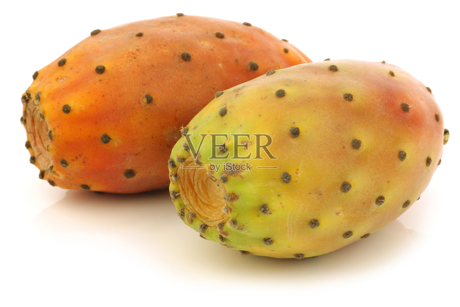 两种鲜艳的新鲜仙人掌果实照片摄影图片