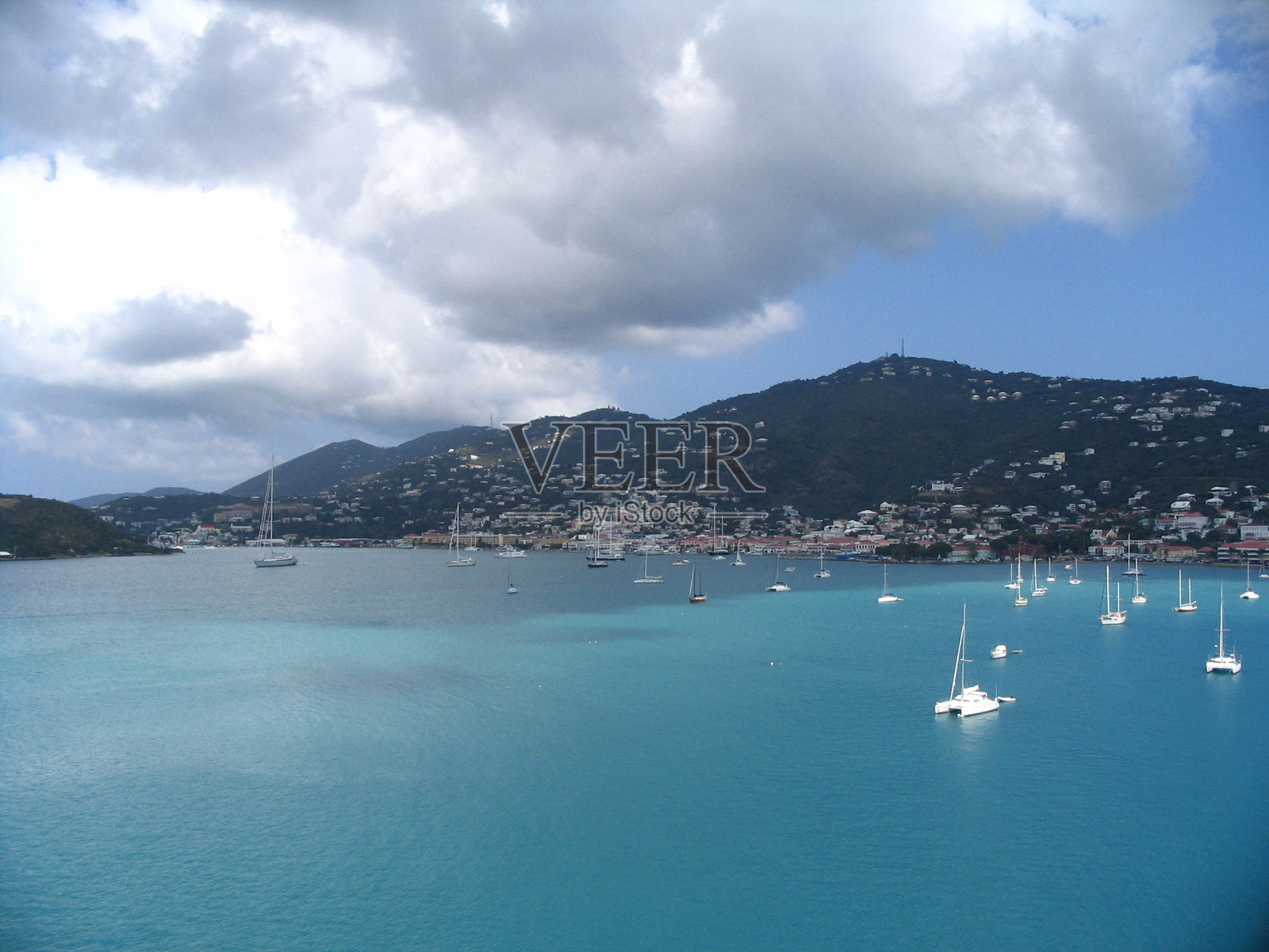 船在加勒比海照片摄影图片