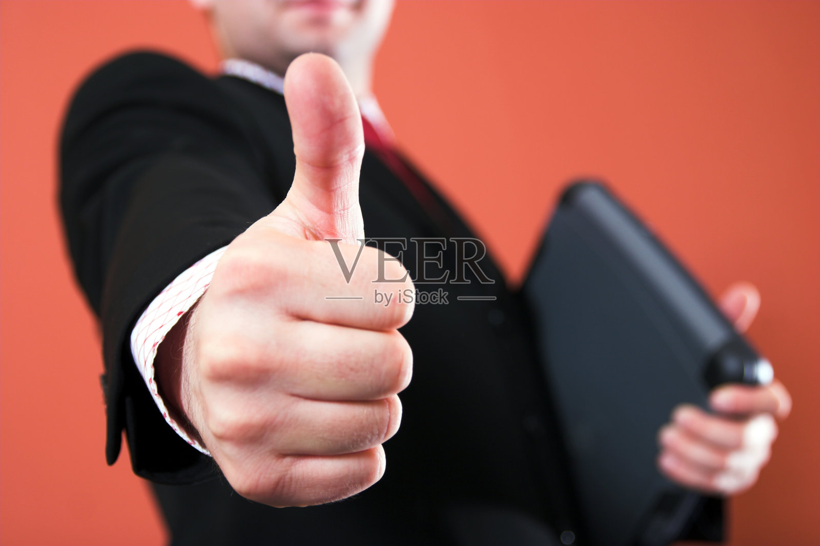 伸出大拇指照片摄影图片