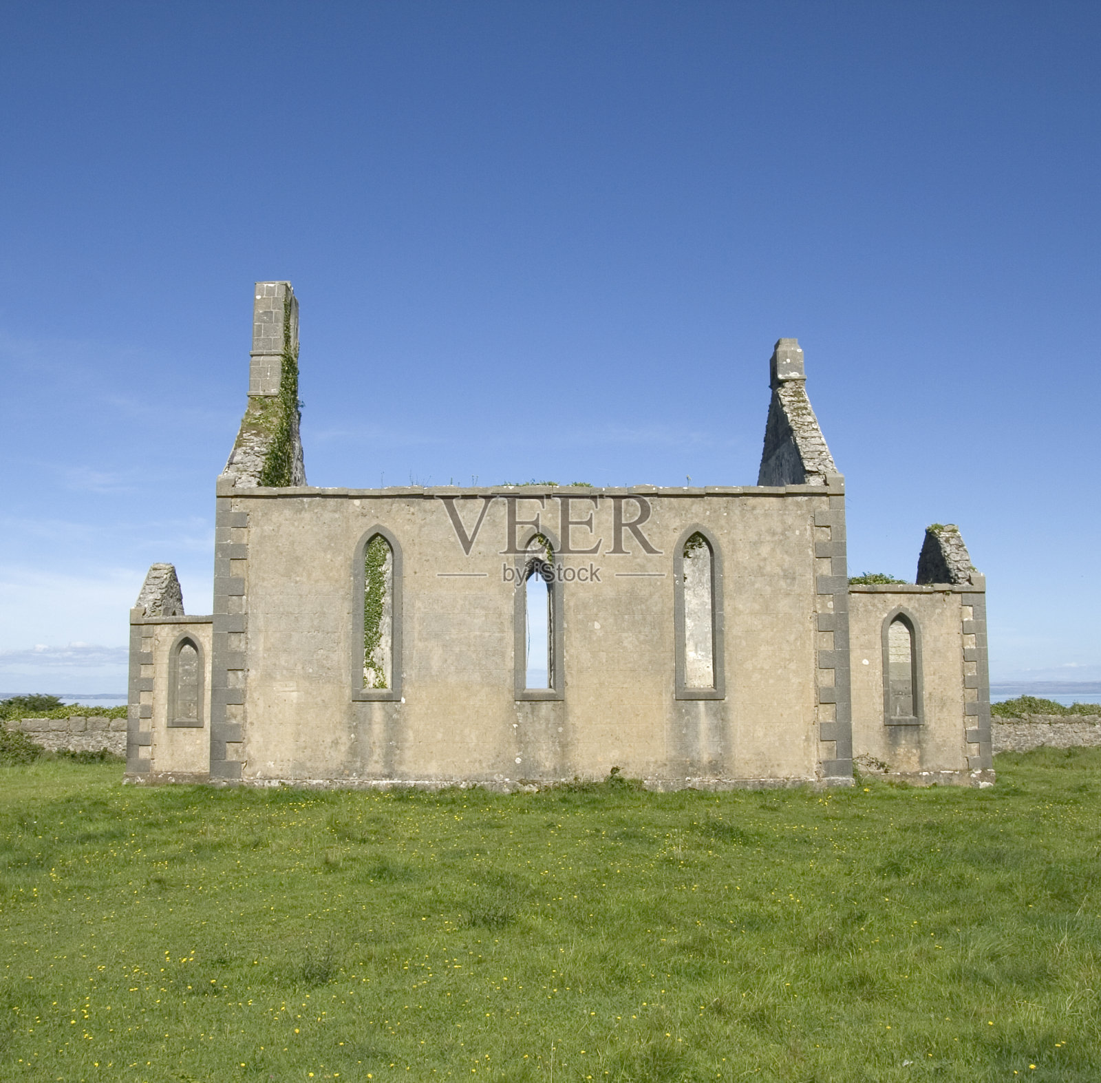 毁了新教教会照片摄影图片