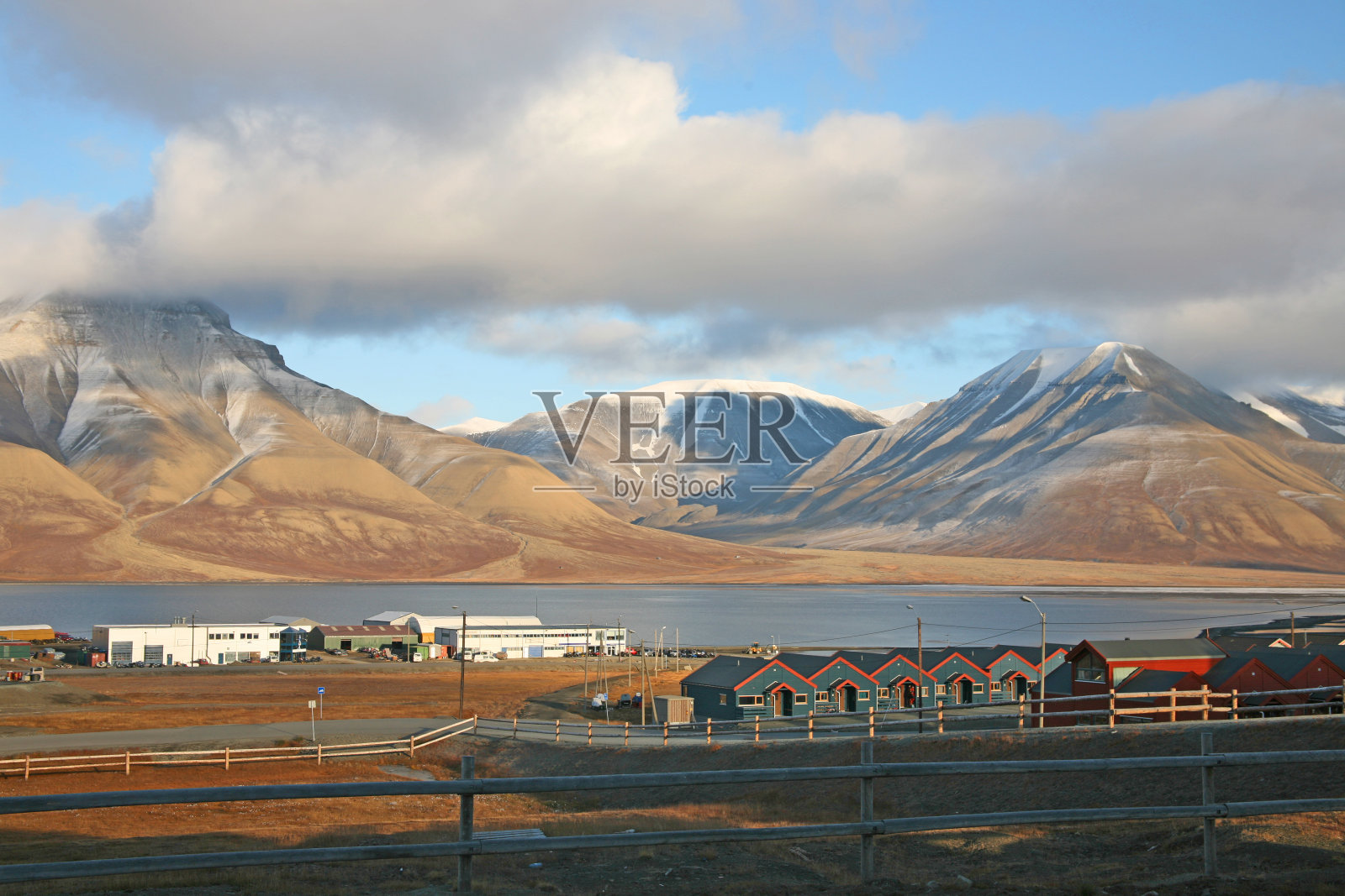 挪威斯瓦尔巴特群岛的秋天照片摄影图片