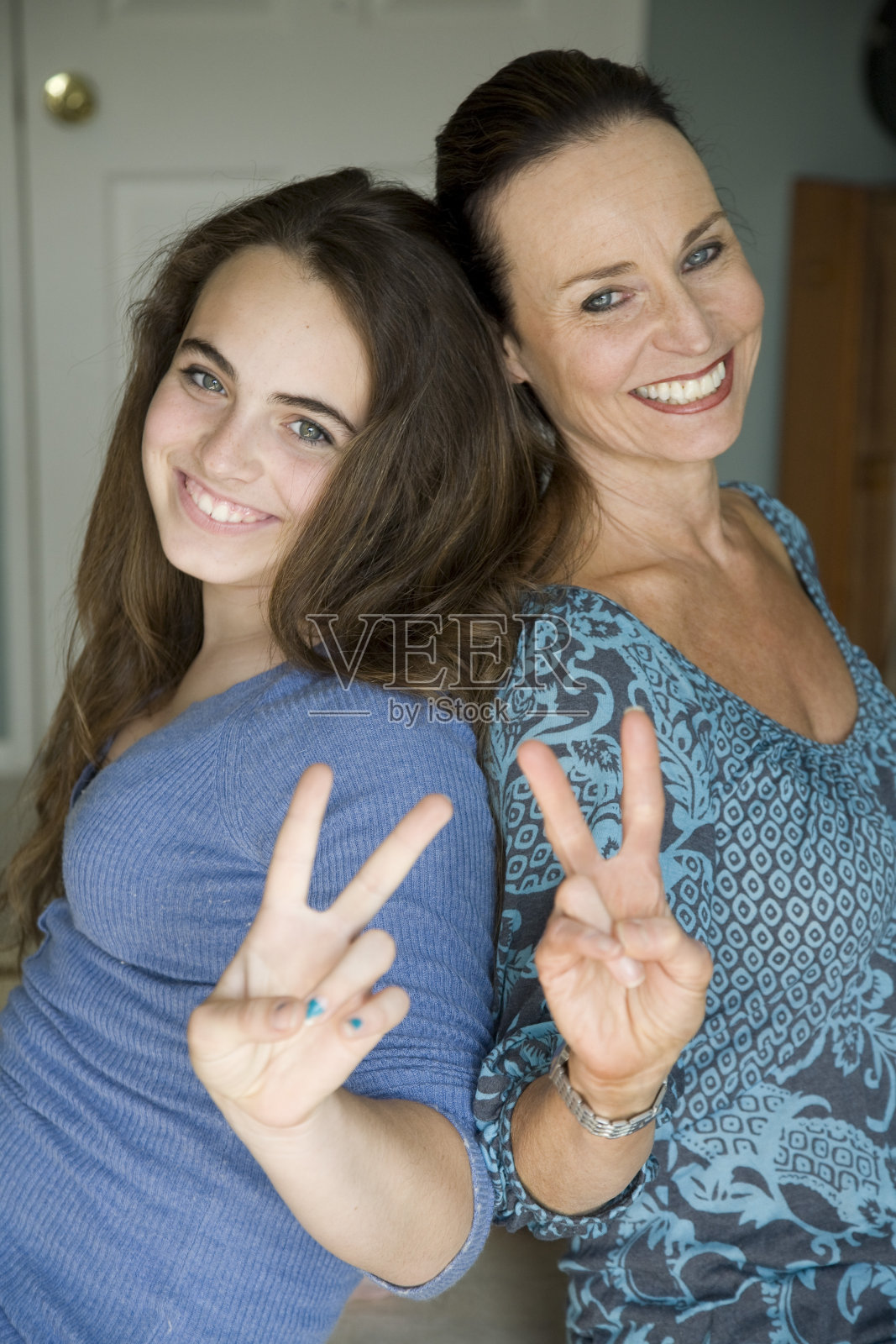 和平在家里照片摄影图片