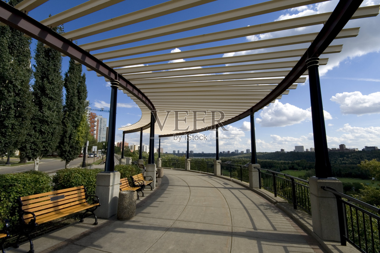 艾伯塔省埃德蒙顿河谷步道照片摄影图片