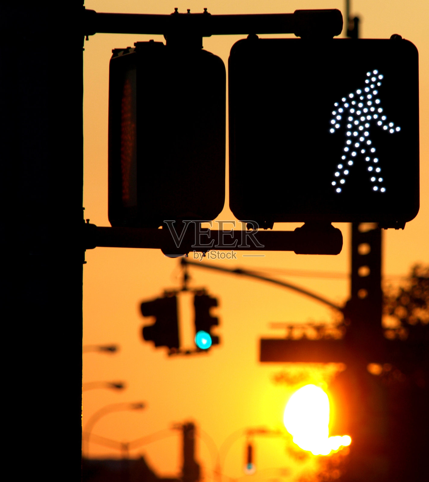 人行横道日落时照片摄影图片