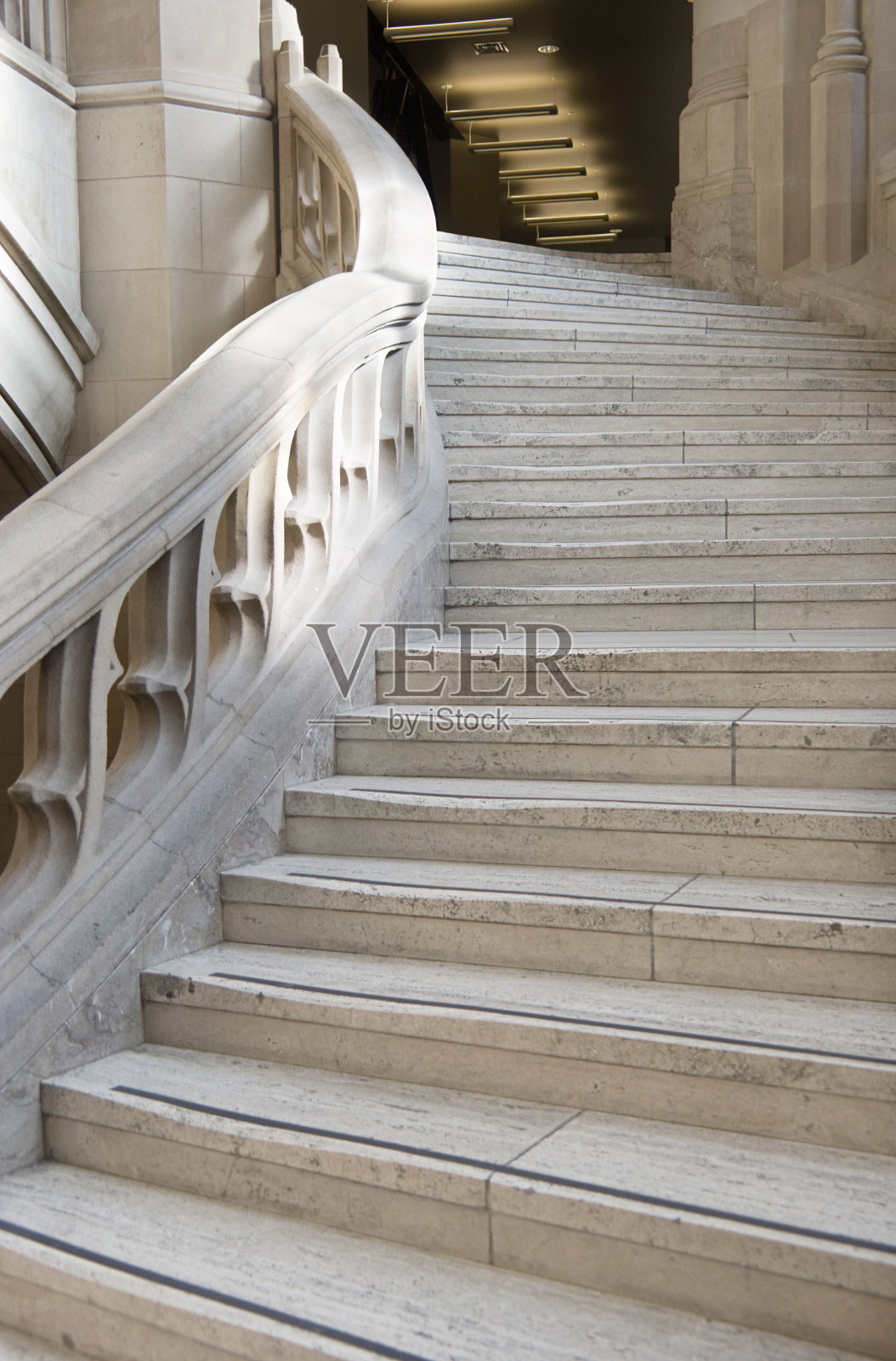 向上看的石阶照片摄影图片