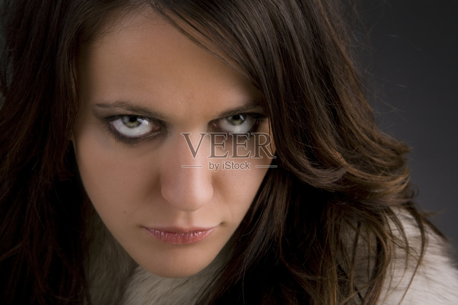 严重的照片摄影图片