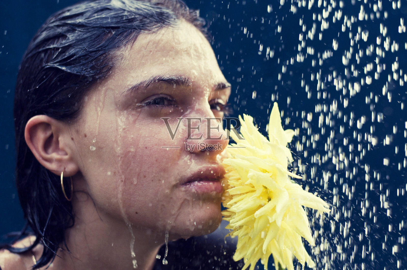 黄花女人照片摄影图片
