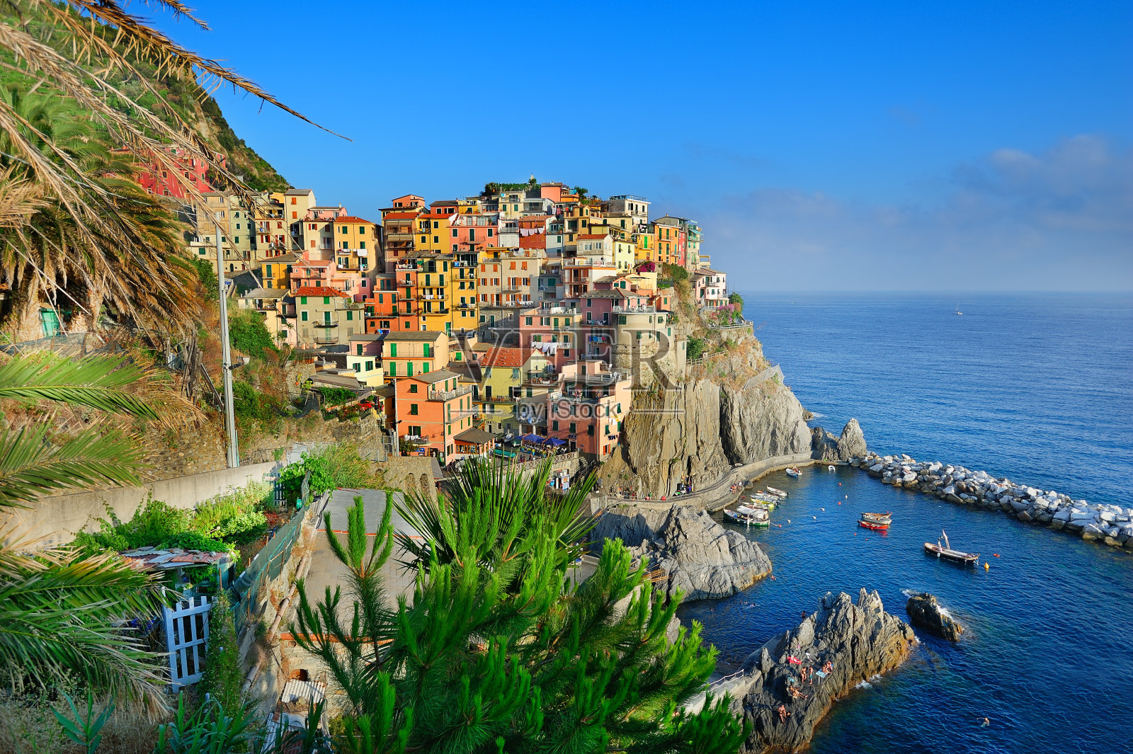 马纳罗拉村的日落照片摄影图片