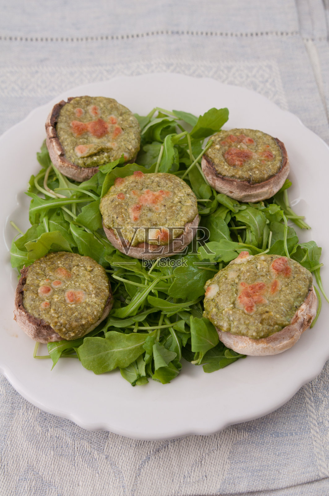 进而蘑菇照片摄影图片