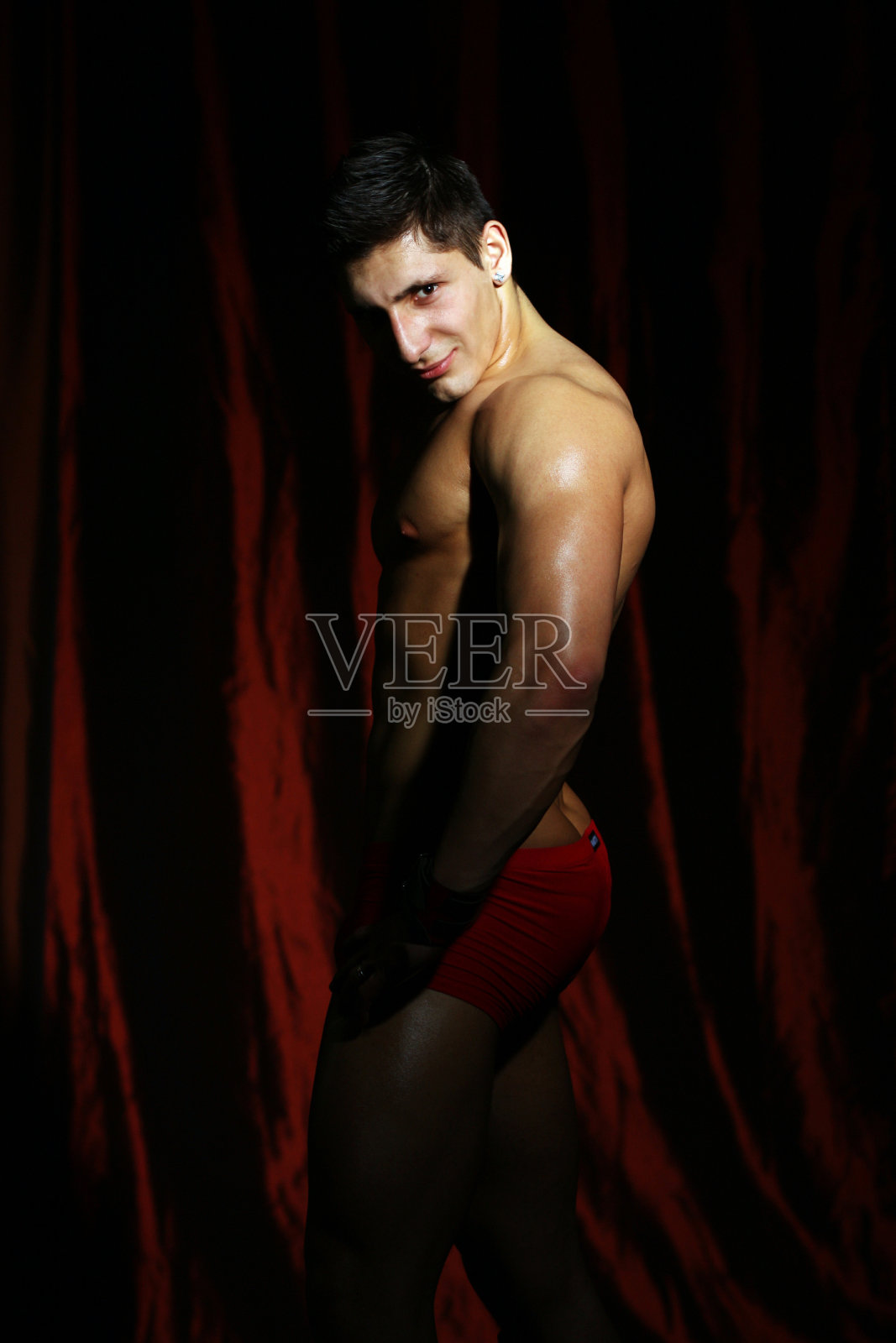 一个肌肉男的肖像照片摄影图片