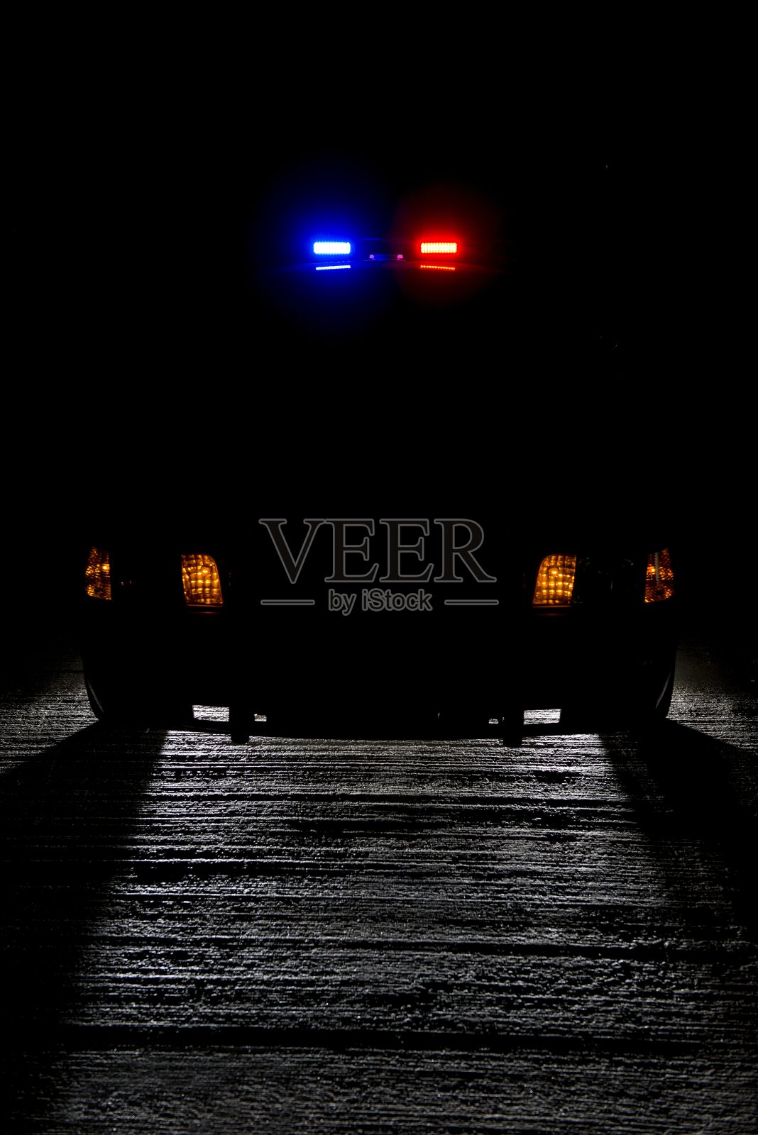 夜间巡逻照片摄影图片