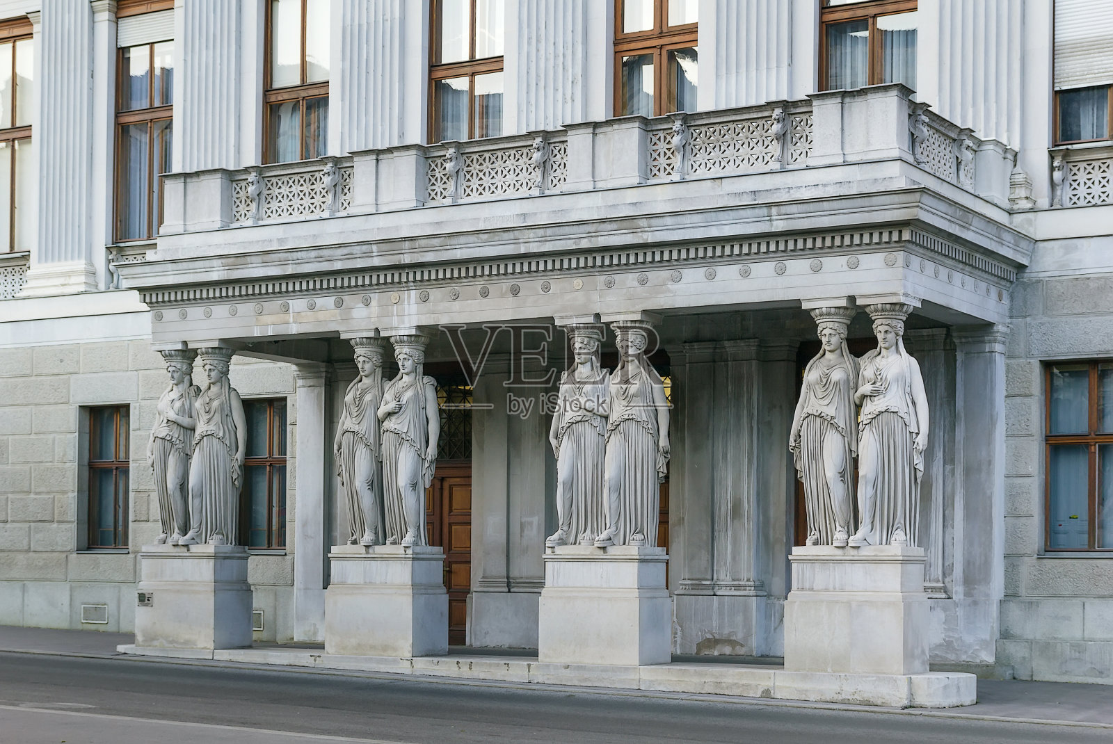 阳台上的女像柱,维也纳照片摄影图片