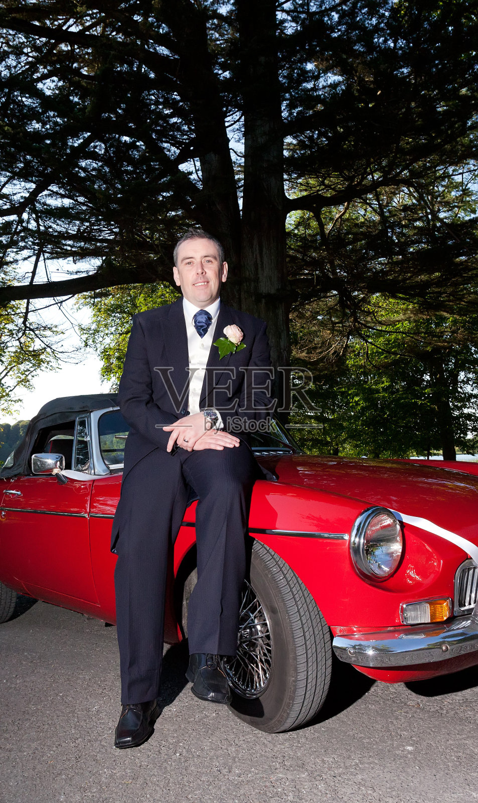 新郎的肖像照片摄影图片