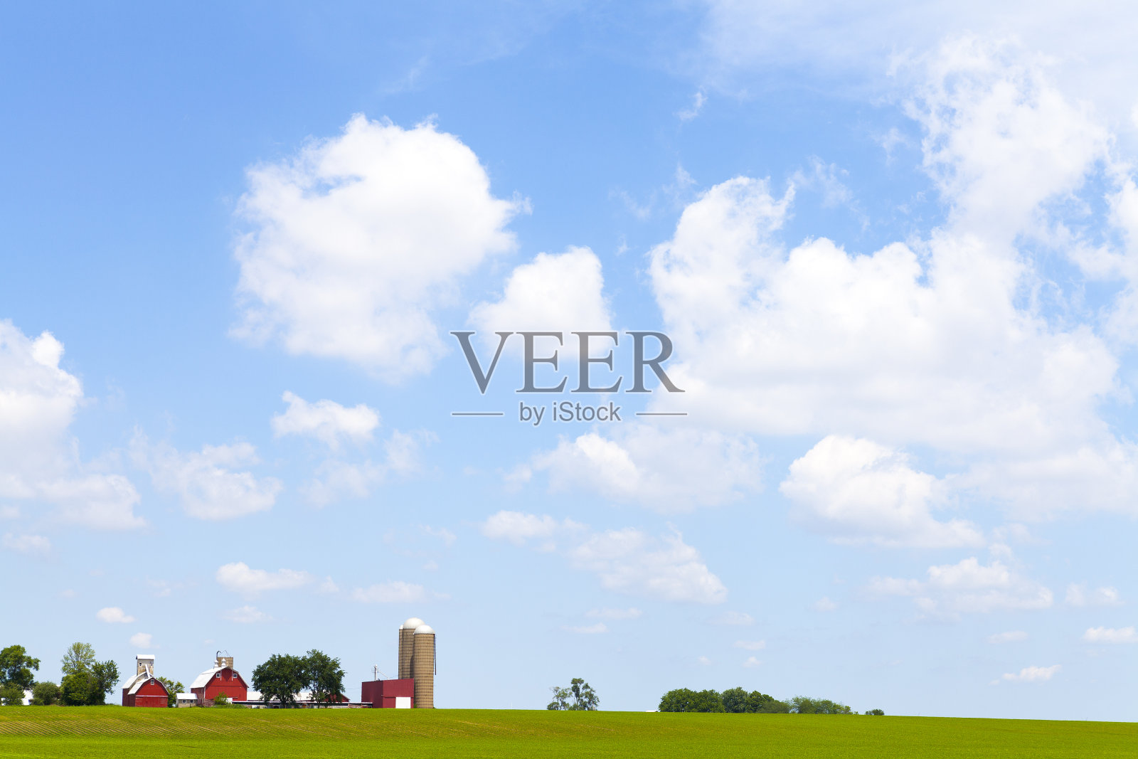 美国农田,蓝天白云照片摄影图片