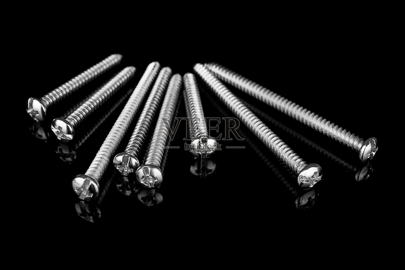 黑色背景螺丝照片摄影图片