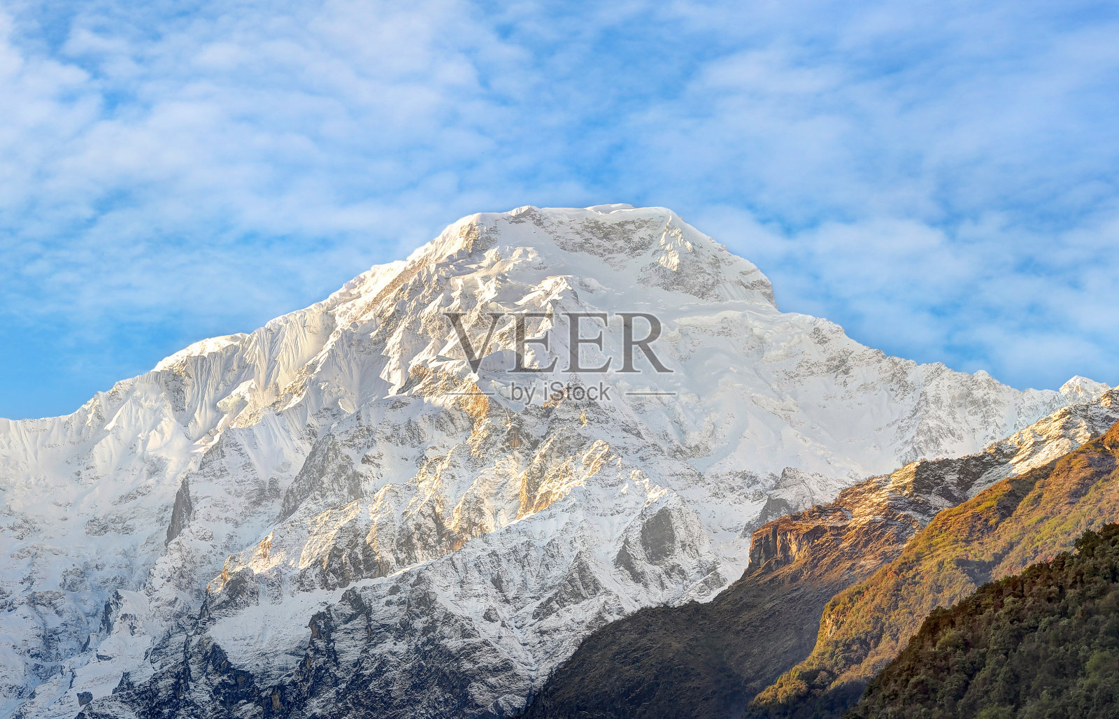 尼泊尔雪山景观照片摄影图片