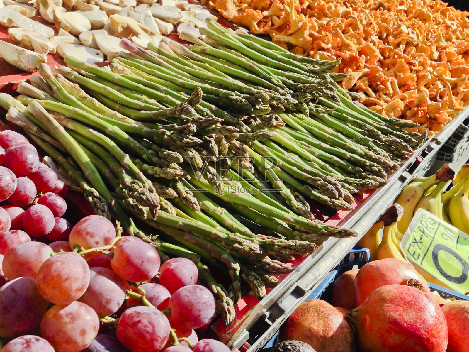 市场上的蔬菜照片摄影图片