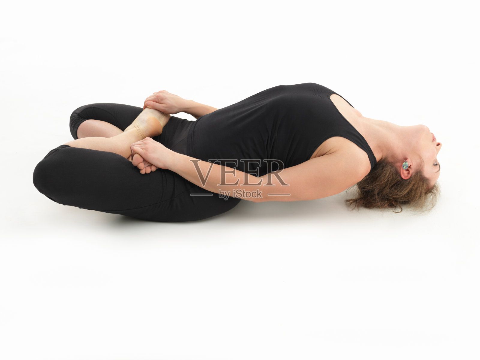 放松一下瑜伽姿势照片摄影图片