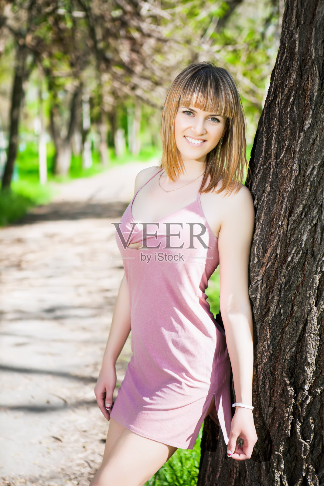 性感的年轻女子照片摄影图片