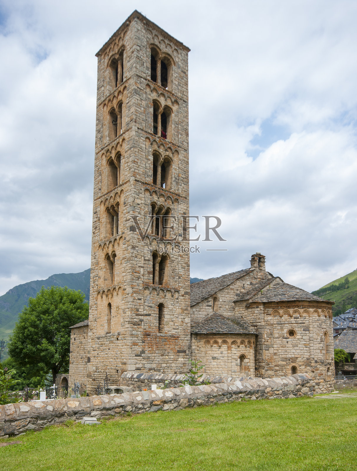 圣克莱门特罗马风格教堂,加泰罗尼亚,西班牙照片摄影图片