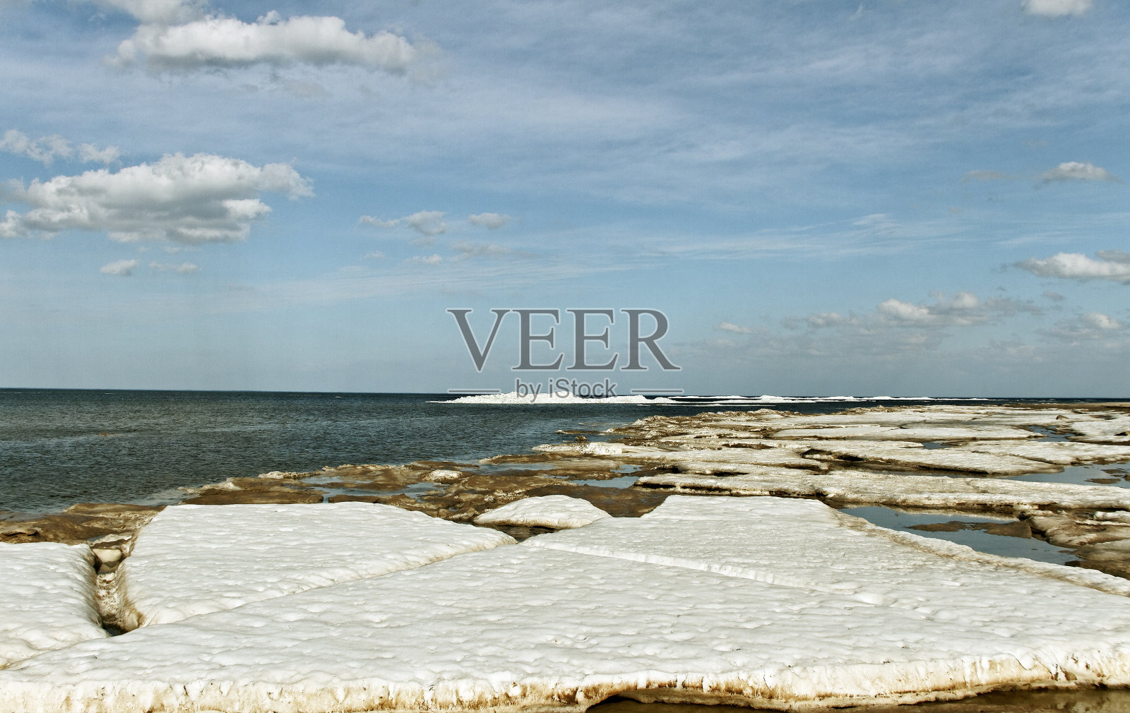 最后的雪。照片摄影图片