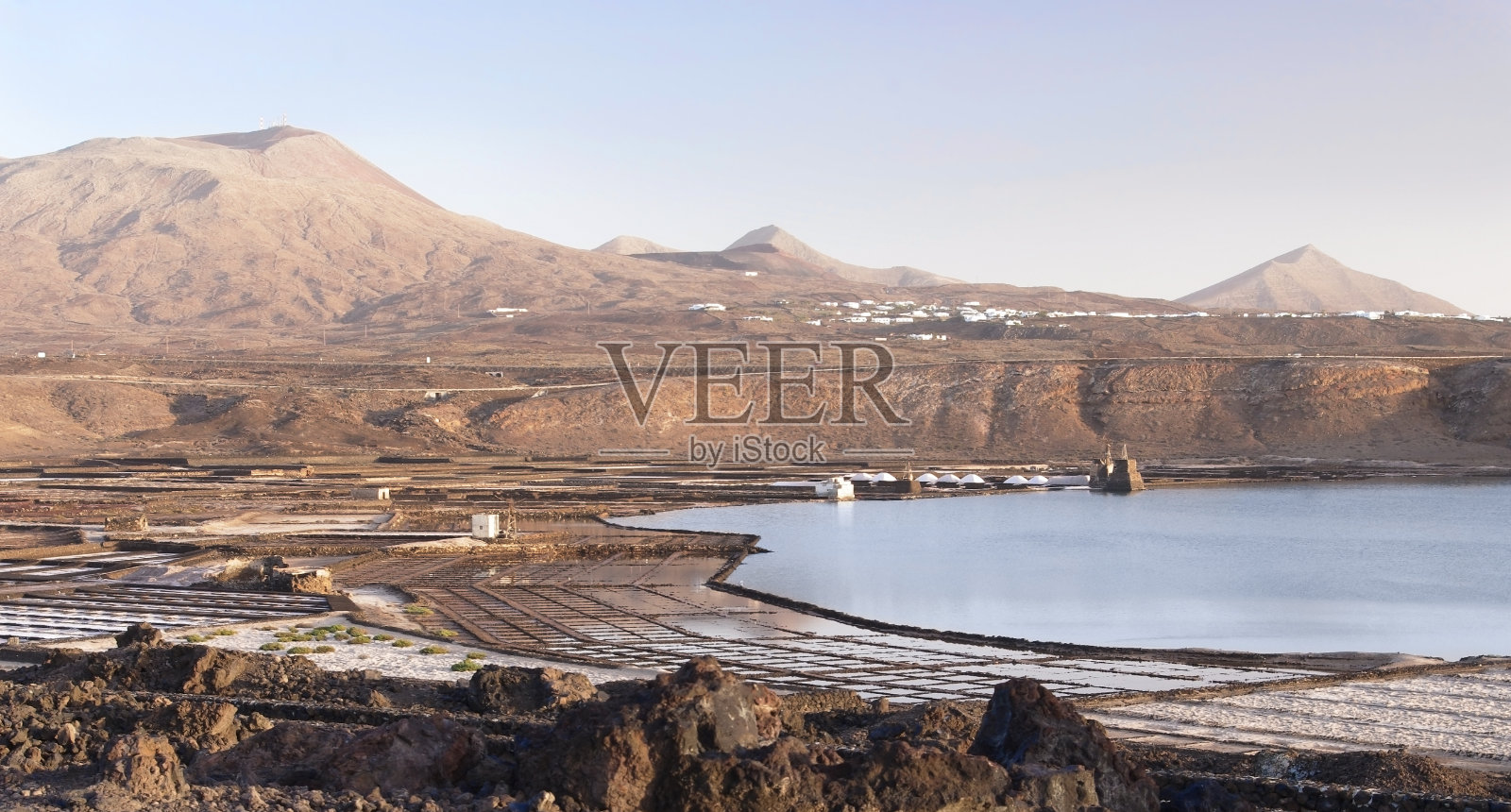 Salinas del Janubio全景图,兰萨罗特照片摄影图片