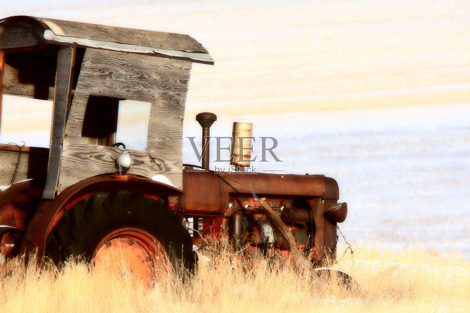 古董拖拉机萨斯喀彻温省照片摄影图片