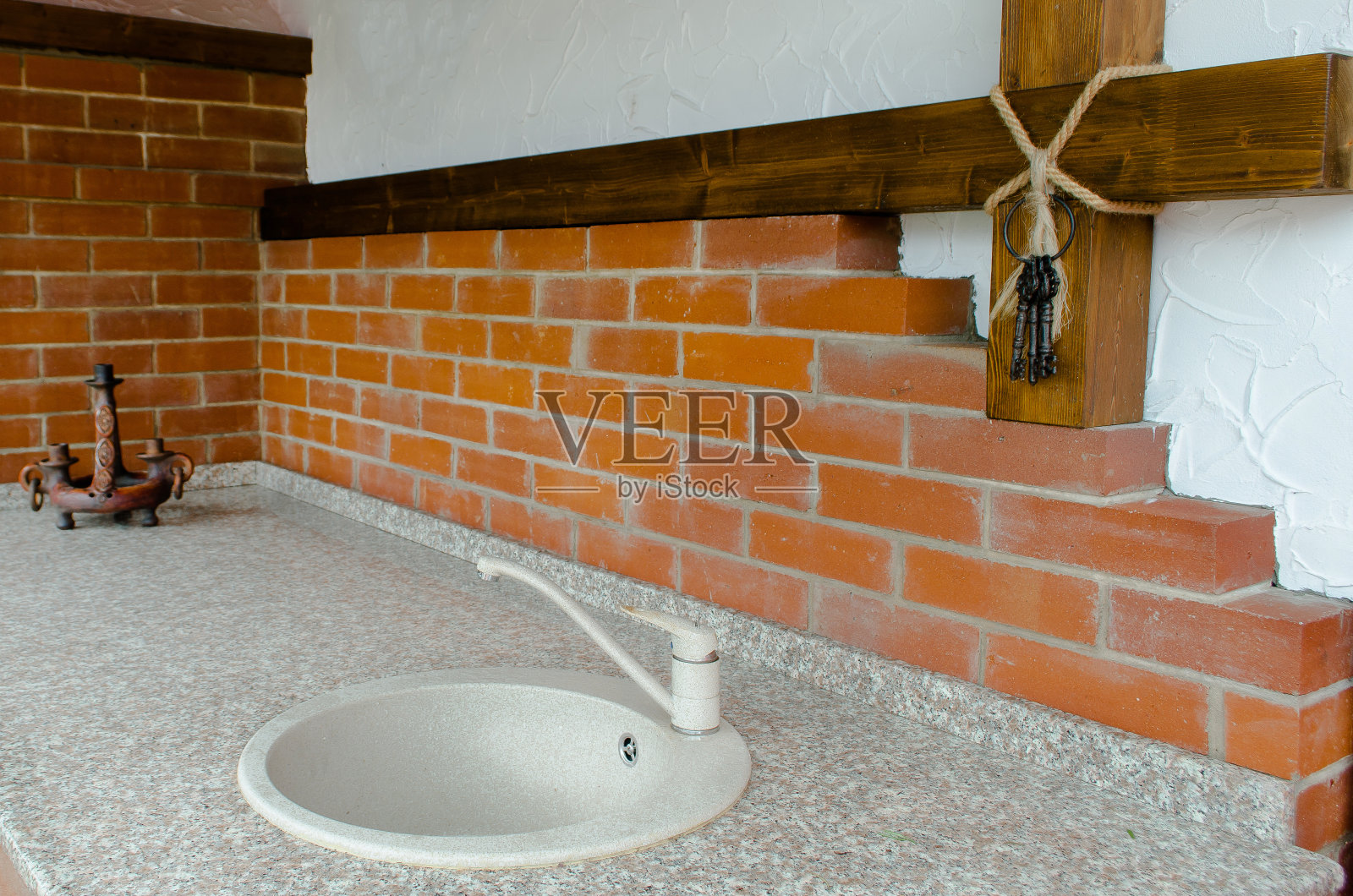 水槽的后院烧烤照片摄影图片