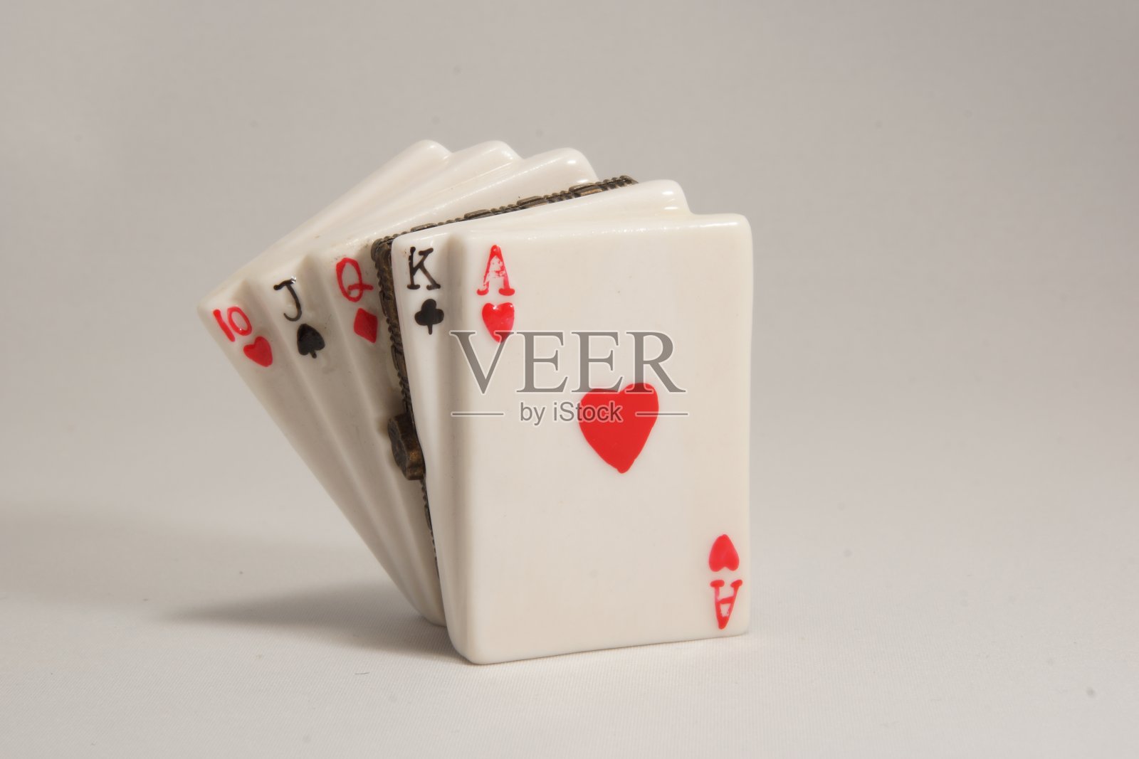 陶瓷扑克牌锁盒与王牌正面照片摄影图片