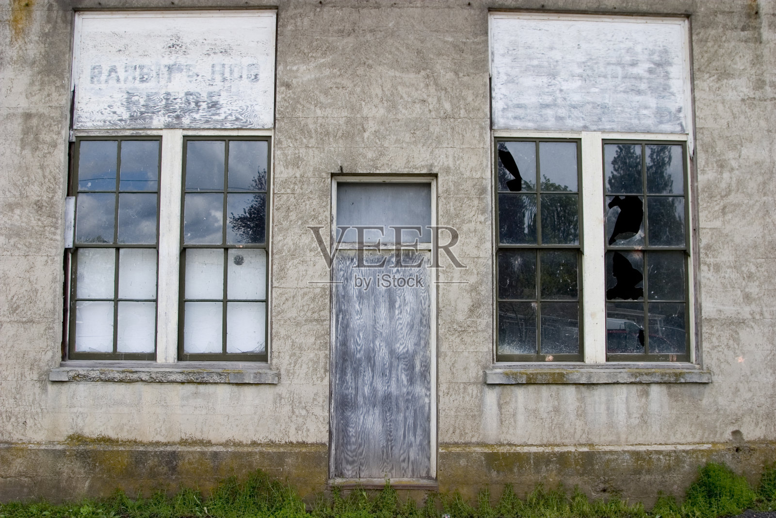 老商店前面照片摄影图片