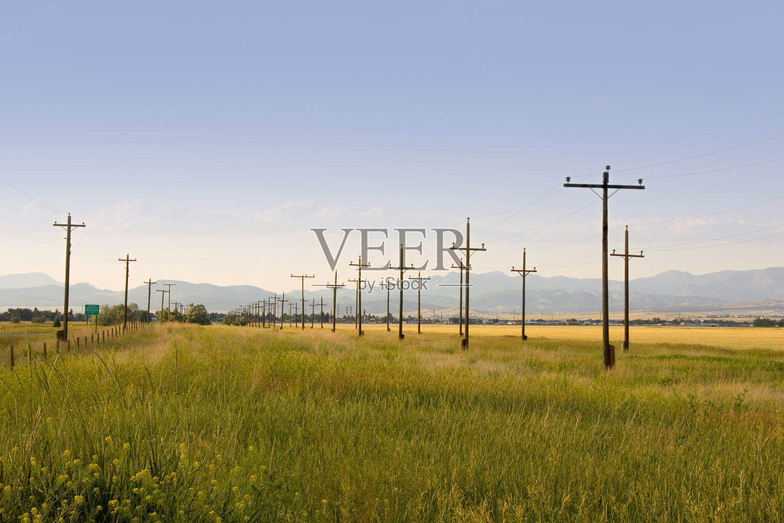 透视中的电杆-国家照片摄影图片