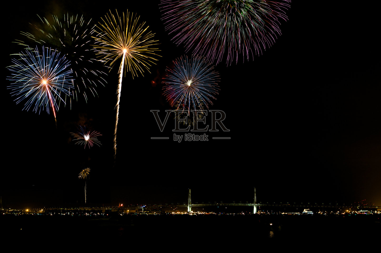 横滨桥烟花照片摄影图片