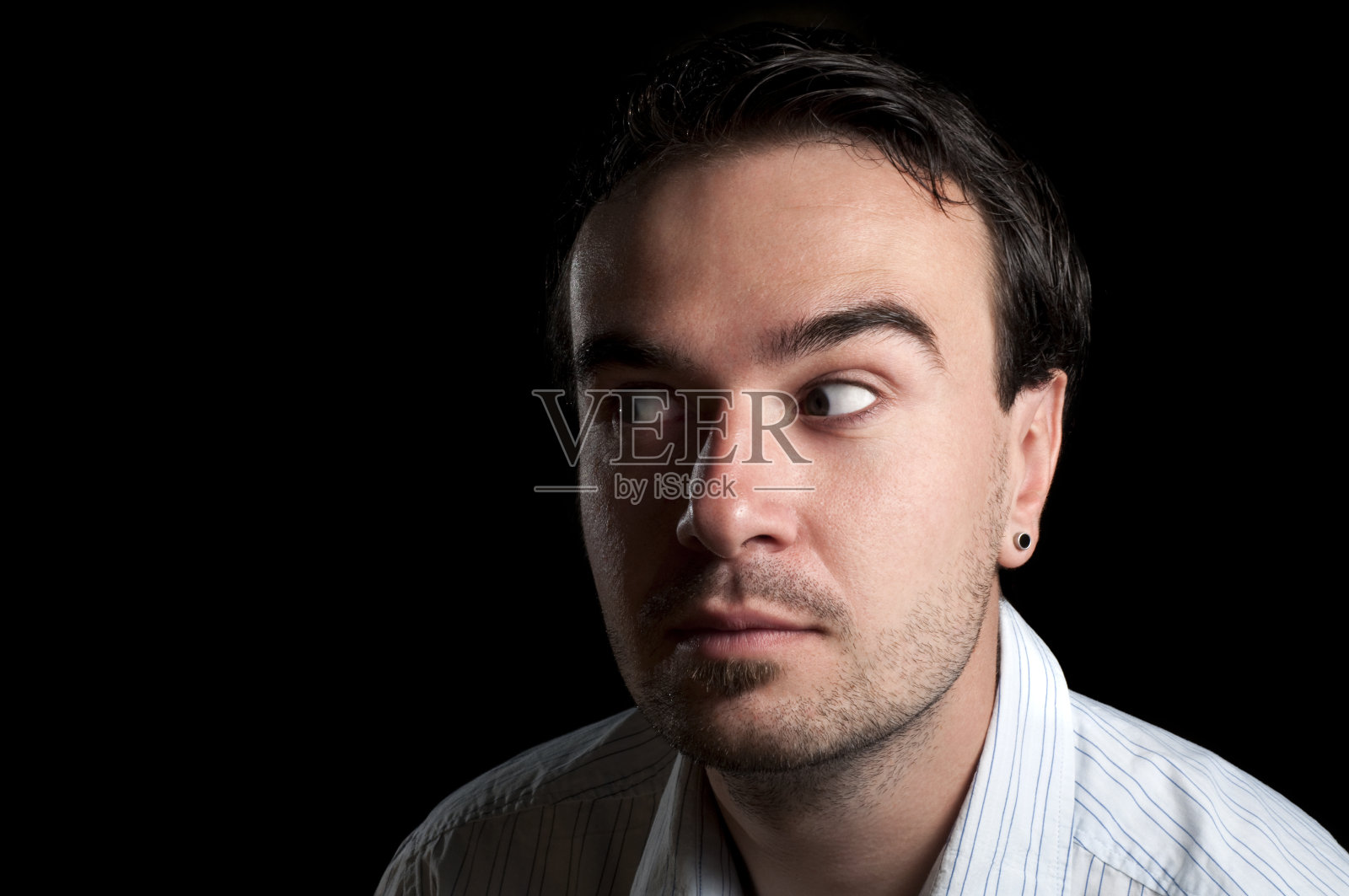 男人寻找正确的照片摄影图片