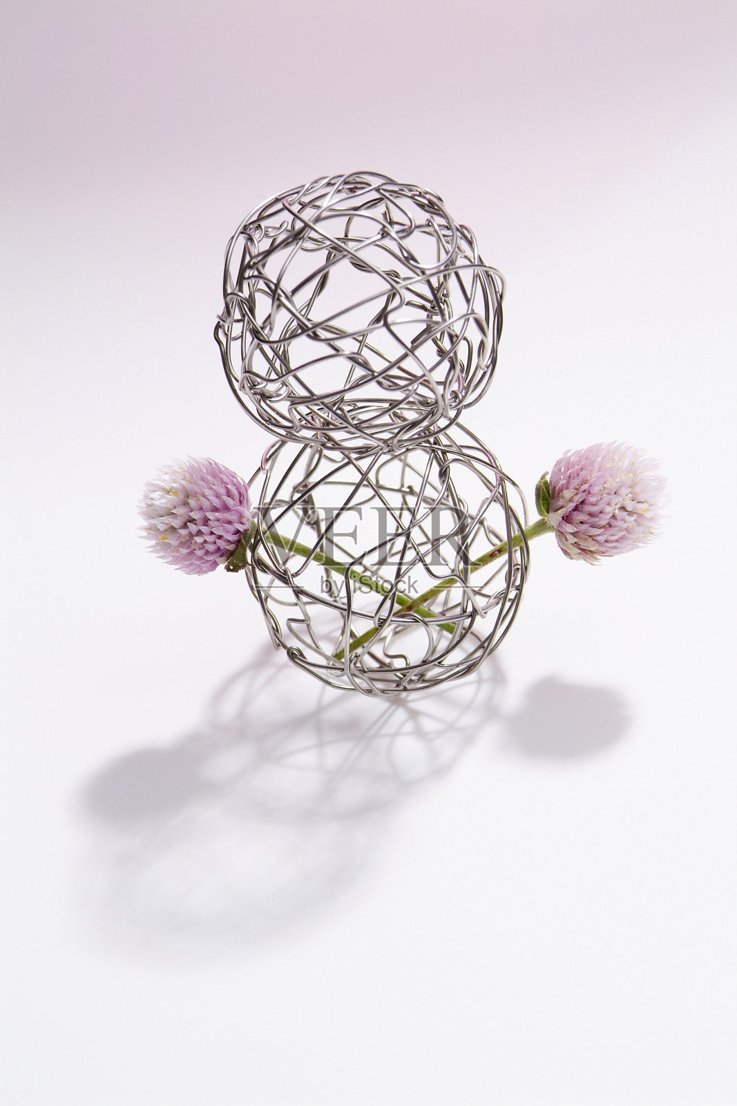 铁丝雪人照片摄影图片