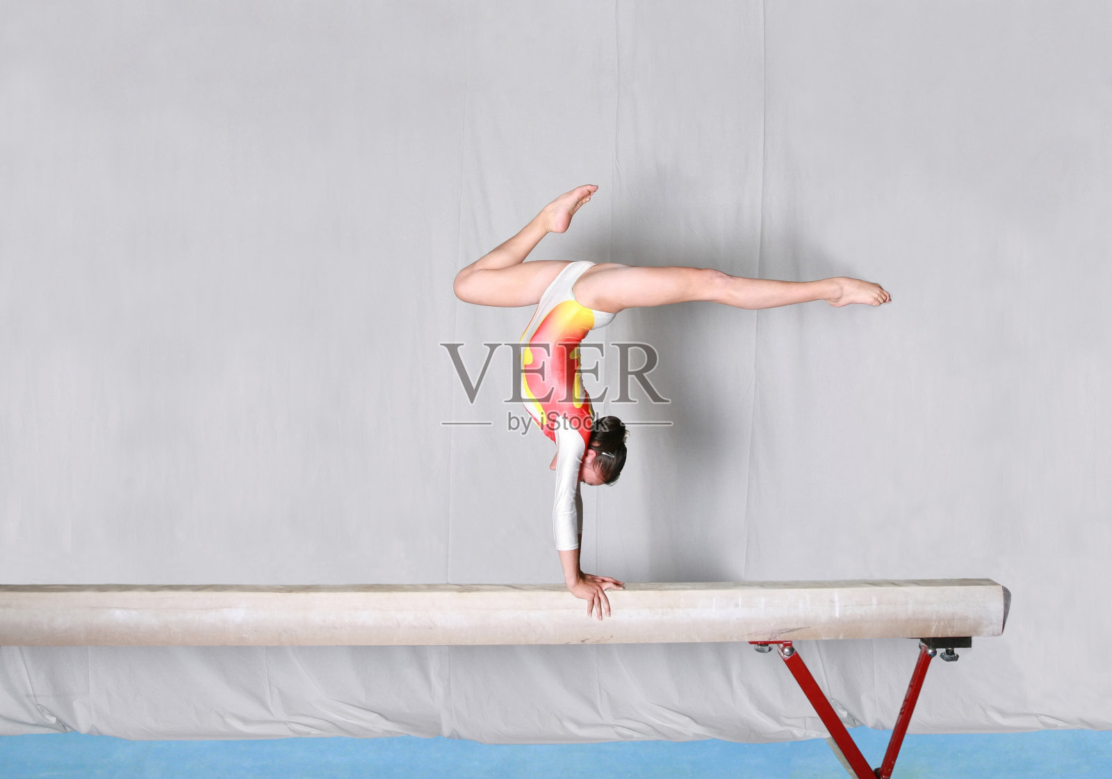 平衡木照片摄影图片