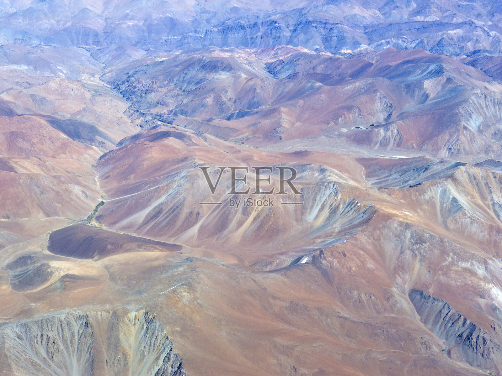 智利阿塔卡马沙漠山脉鸟瞰图照片摄影图片