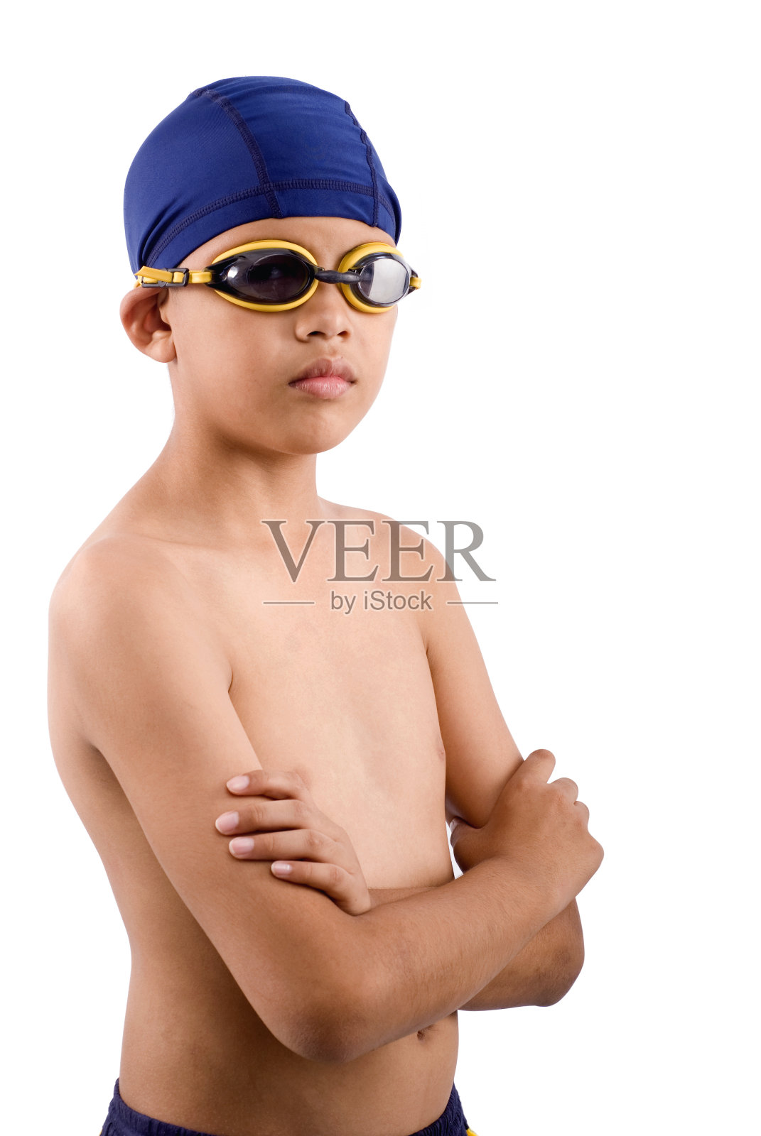 白色背景下赤膊男孩的肖像照片摄影图片
