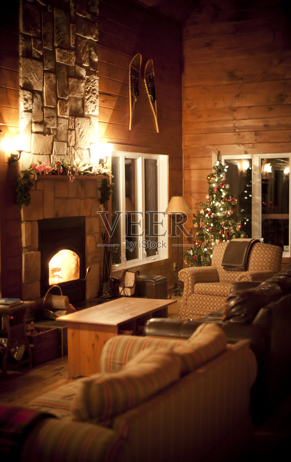 木头的小木屋照片摄影图片