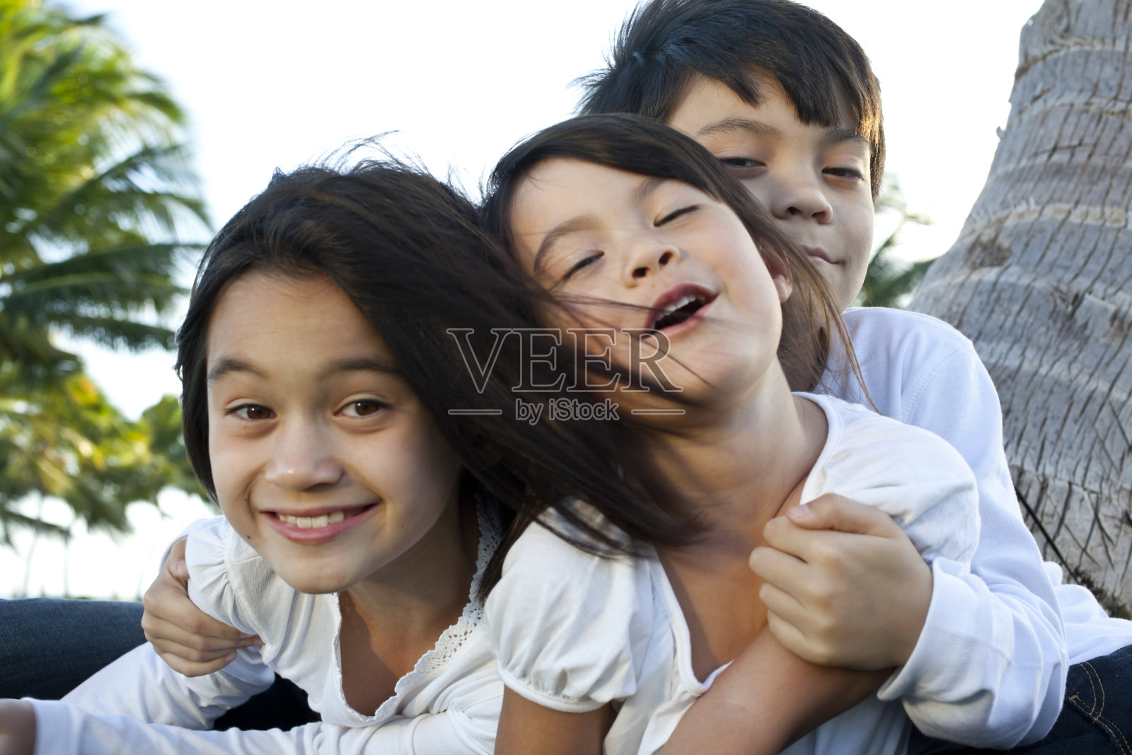 愚蠢的孩子照片摄影图片