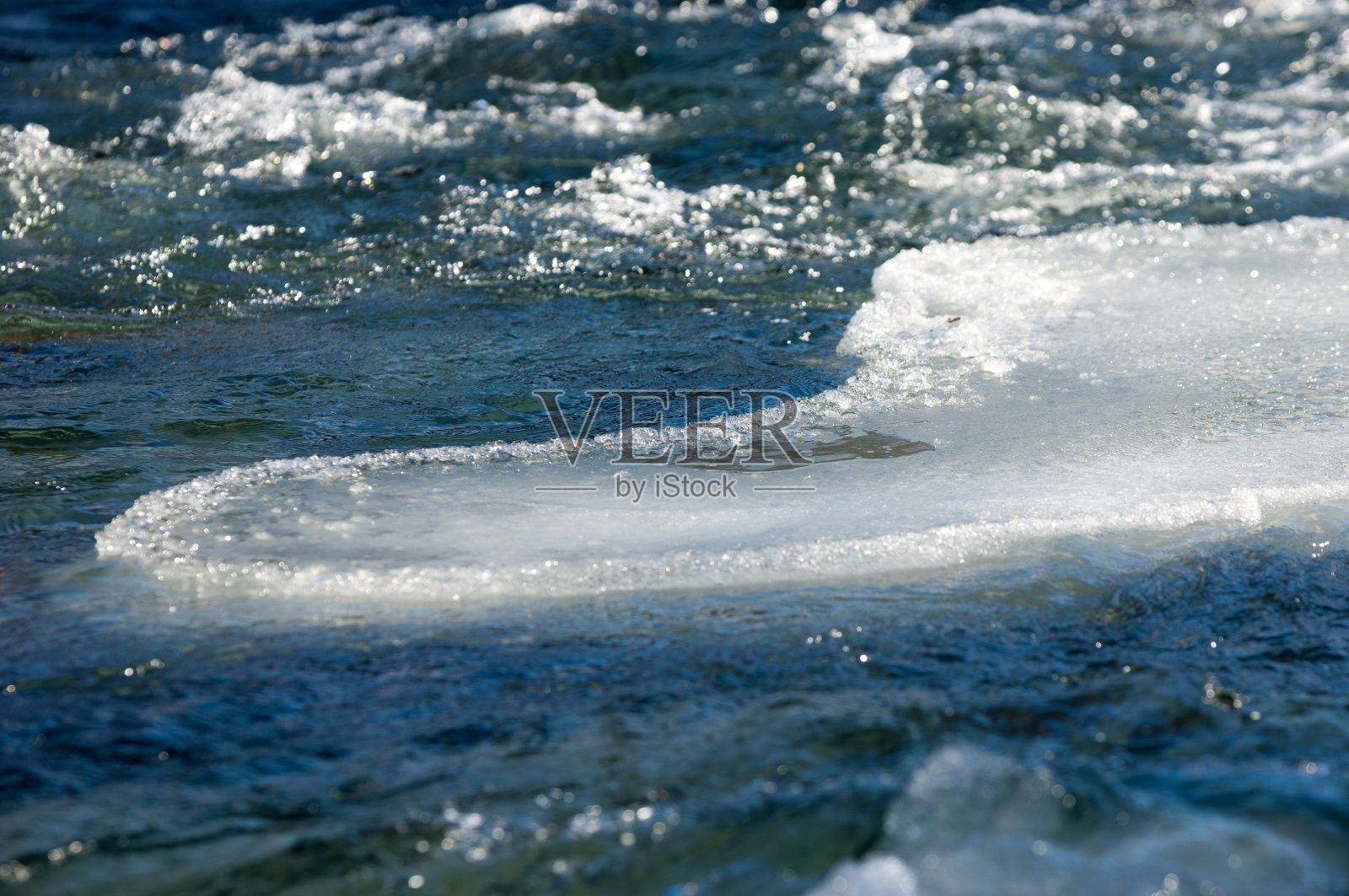 河上结了冰照片摄影图片