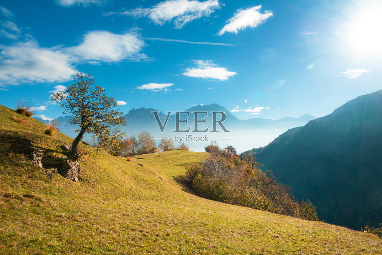 阿尔卑斯山的风景照片摄影图片