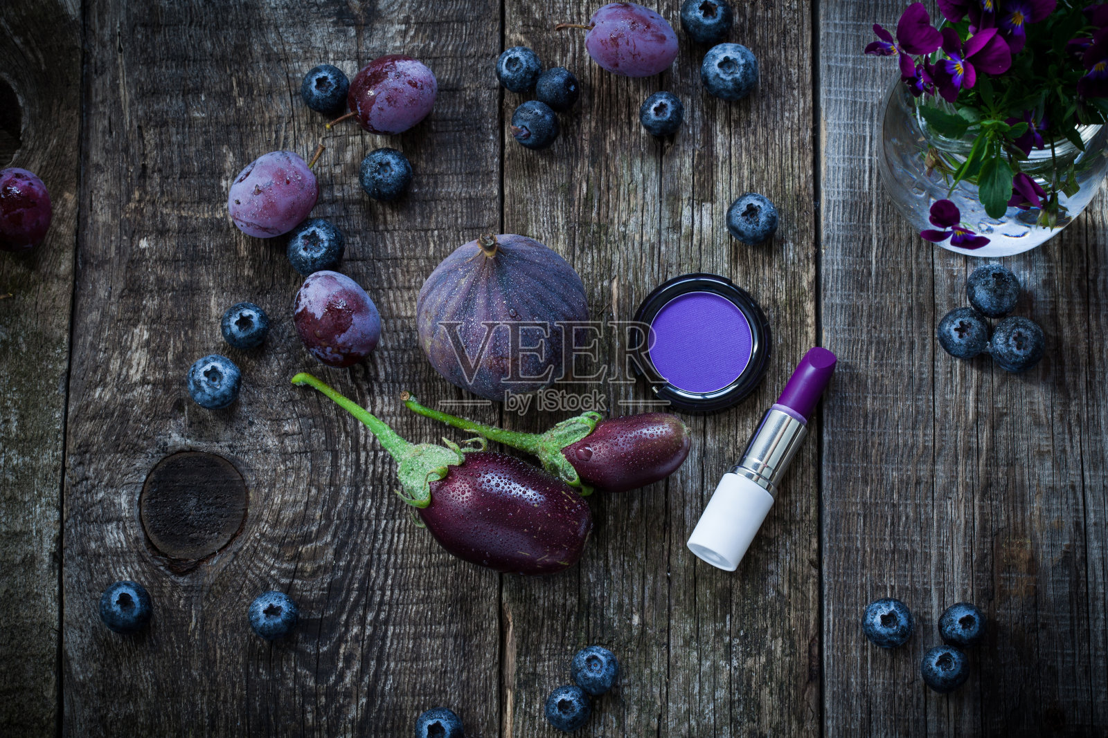 化妆品中的紫色照片摄影图片